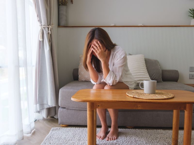 كيف تؤثر الغربة على الإنسان؟