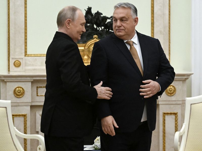Poland freezes talks with Hungary After Orbán’s surprise meeting with Putin