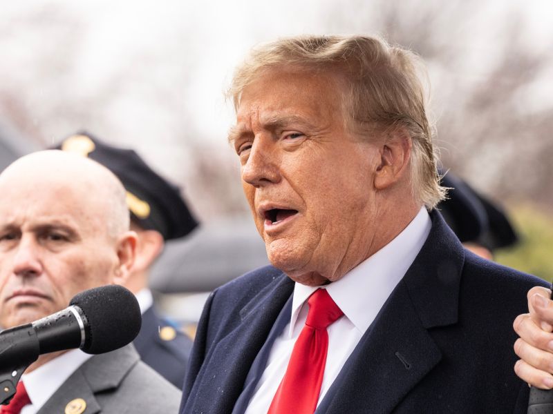 ترامب يوقع على مشروع قانون الإنفاق لإنهاء أطول إغلاق حكومي