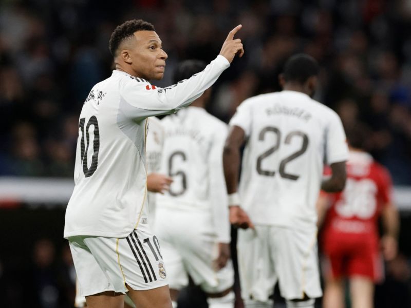 مبابي يدخل تاريخ ريال مدريد ويقود الفريق لفوز مهم على إشبيلية