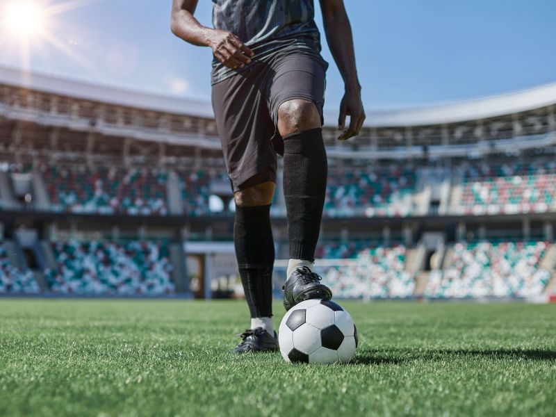  حكيمي يتصدر الترتيب ومرموش آخر العرب في قائمة الـ"Top 10"