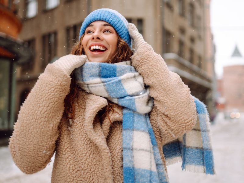 أساسيات الطقس البارد التي يجب أن تكون في خزانة ملابسك