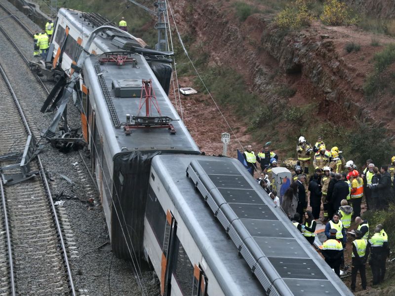 Commuter train hits construction crane near Cartagena in Spain
