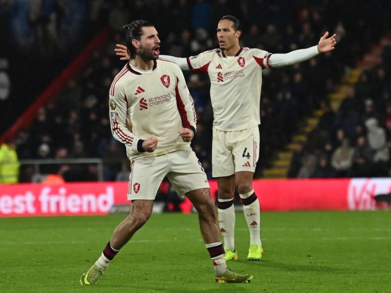 ليفربول يسقط بثلاثية أمام بورنموث وفان دايك غاضب من قرارات الحكم