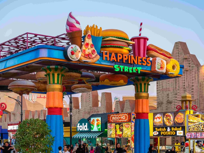 هل زرتم هذه الشوارع في القرية العالمية من قبل؟