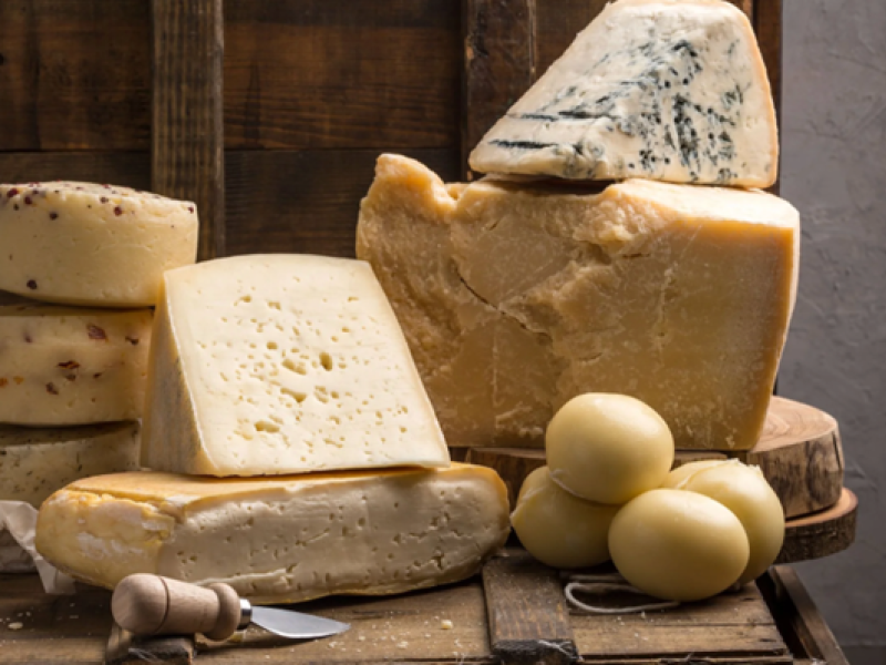 فندق راديسون بلو ديرة على خور دبي يستضيف "معرض دبي الدولي للجبن"، الذي يتضمن محاولة لتحطيم الرقم القياسي العالمي في موسوعة غينيس للأرقام القياسية™