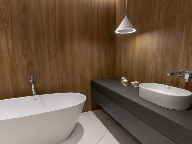 أفكار تصميم حمام أنيق مستوحاة من الفنادق