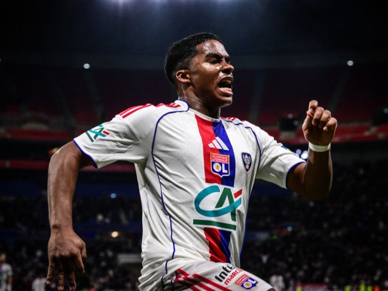 إندريك يخطف الأضواء في فرنسا بهدف صاروخي جديد