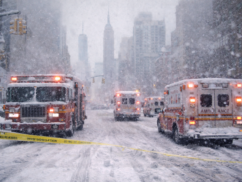  عاصفة ثلجية ضخمة تضرب نيويورك