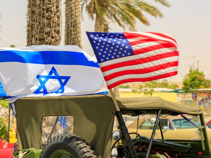 أعلام إسرائيل والولايات المتحدة الأميركية