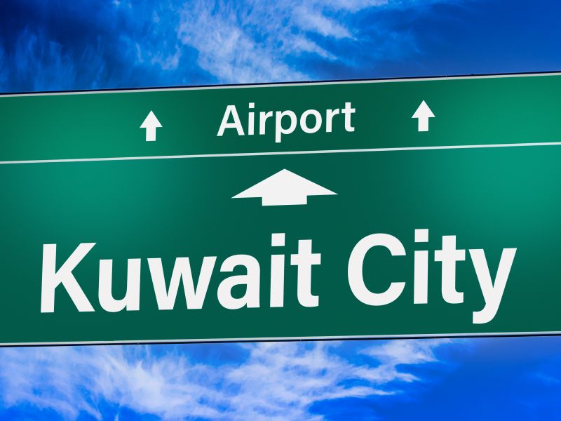 مسيرات تستهدف مطار الكويت الدولي دون وقوع إصابات