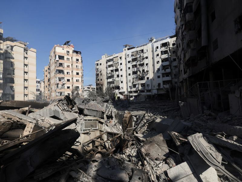 من الأرشيف , آثار الدمار في لبنان جراء الهجوم الصاروخي الإسرائيلي