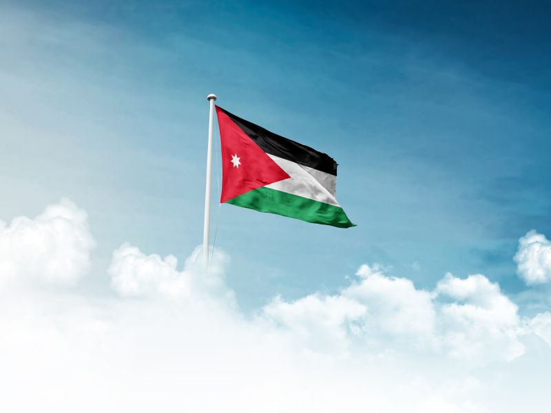 الأردن يغلق أجواءه جزئياً 