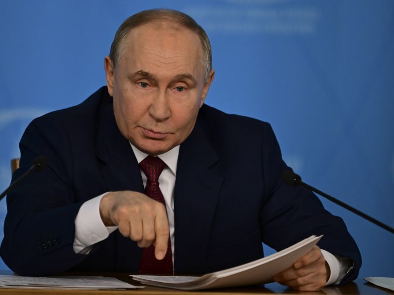 أدلى الرئيس الروسي فلاديمير بوتين بتصريحات للصحفيين في موسكو، عاصمة روسيا، بتاريخ 03.10.2025.