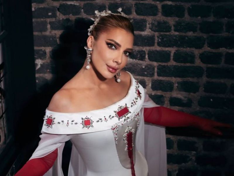 أول تعليق من أصالة بعد ظهور زوجها بالشعر الأشقر