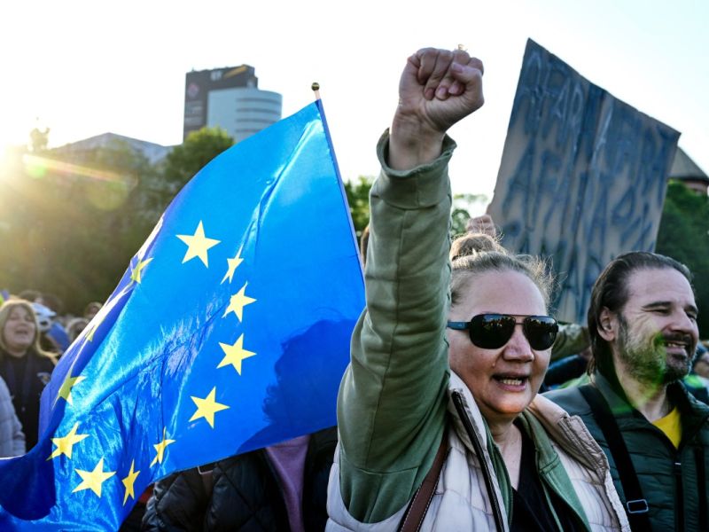 EU 