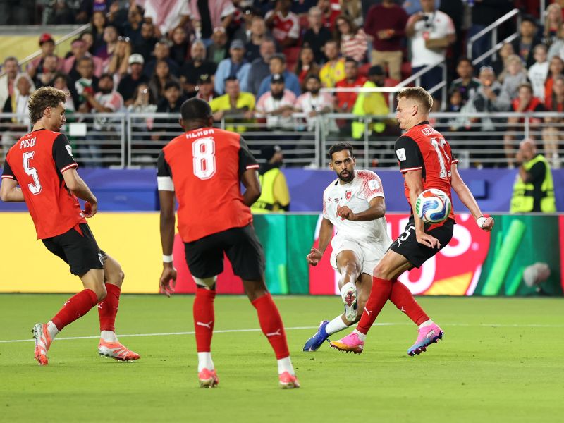 لحظة تسجيل علوان هدف التعديل لمنتخب الأردن أمام النمسا