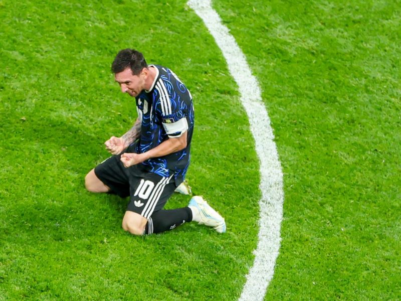 فرحة قائد الأرجنتين ليونيل ميسي بعد مباراة إنجلترا والتأهل إلى نهائي كأس العالم 2026