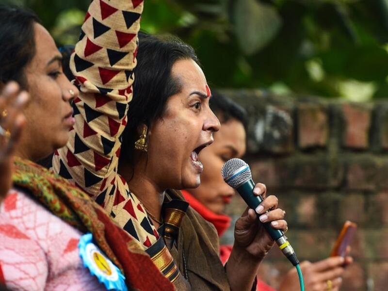 Members of the Indian transgender community protest against the Transgender Persons (Protection of Rights) Bill in New Delhi on December 28, 2018.
CHANDAN KHANNA / AFP