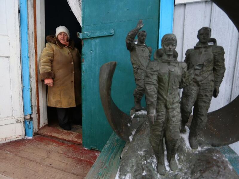 A guide waits for visitors at the space museum located in Saint Paraskeva church in Pereyaslav-Khemlnytsky, a small town some 80 kilometers southeast of Kiev on January 11, 2019.
ALEKSEY FILIPPOV / AFP