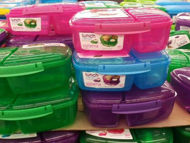 صندوق الغذاء "لانش بوكس - Lunch Box":  يفضل أن تبحثوا عن صناديق  تحمي الطعام من حرارة الشمس  مقسمة بطريقة تتسع لمحتويات التي يوصي بها اخصائي التغذية وان تكون محكمة حتى لا ينهرس الطعام.