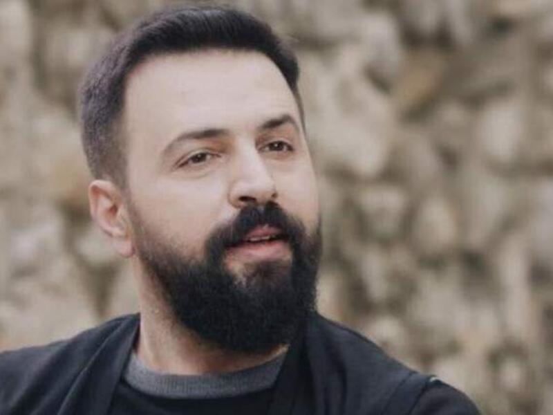 تيم حسن: ممثل سوري ولد في 17 شباط/ فبراير لعام 1976، تزوج في البداية من الممثلة ديما بياعة وله منها ولدان ورد وفهد، وبعد طلاقهما تزوج الإعلامية المصرية وفاء كيلاني.