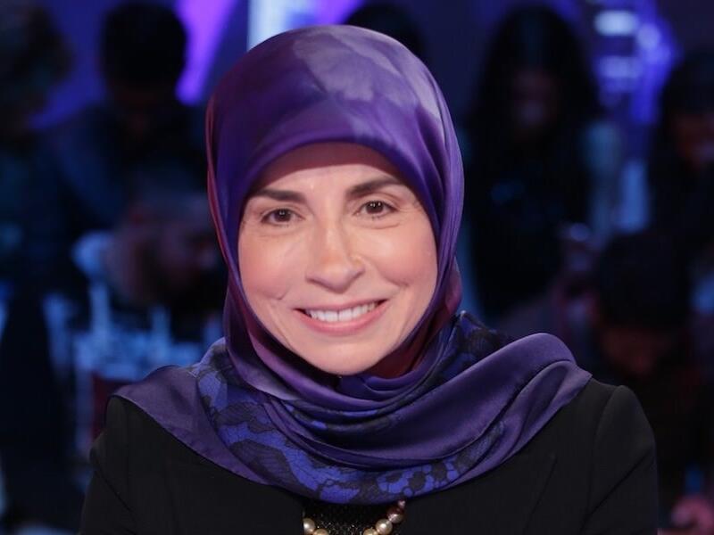 عناية عز الدين: وزيرة الدولة لشؤون التنمية الإدارية، ومرشحة لائحة الأمل والوفاء عن دائرة الجنوب الثانية