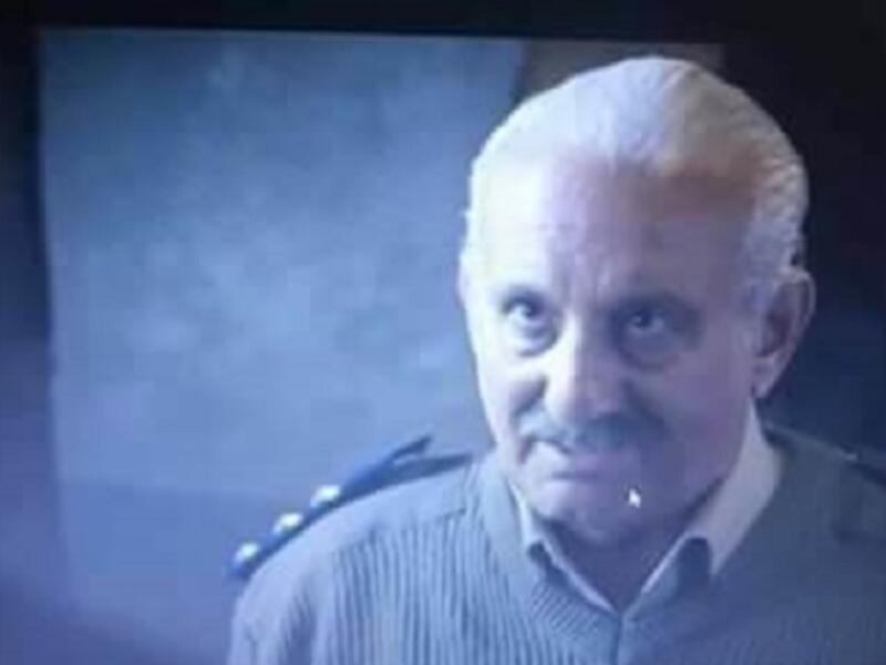في أحد مشاهد مسلسل "كلبش 2" للفنان أمير كرارة يظهر الفنان القدير أحمد حلاوة ببدلة عسكرية بنسر على كتف وبدونه على الكتف الآخر مما أثار سخرية واسعة بين الجمهور.