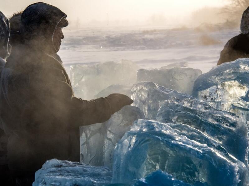 Villagers harvest ice from a local lake near the settlement of Oy, some 70 km south of Yakutsk, with the air temperature at about minus 41 degrees Celsius.
Mladen ANTONOV / AFP