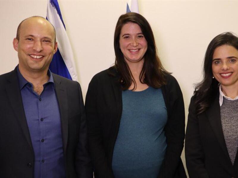 Shirley Pinto (C) (Twitter)