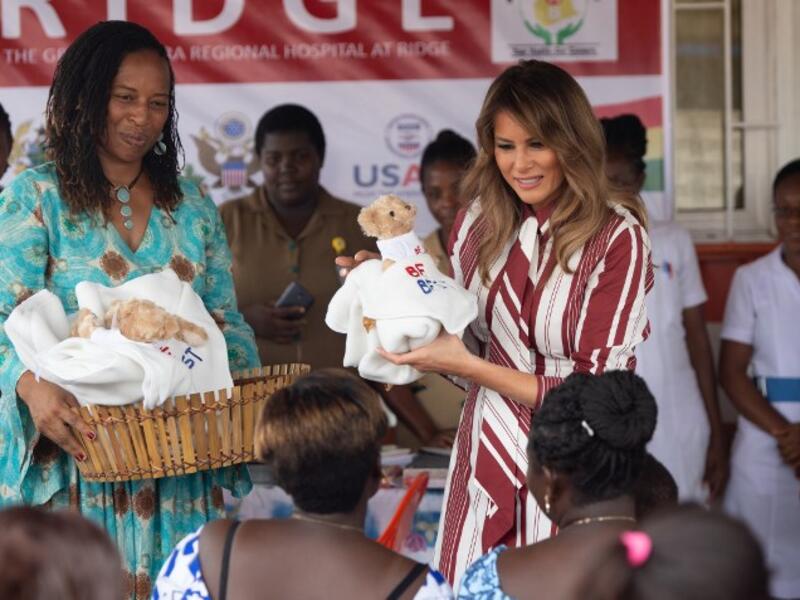 US First Lady Melania Trump visits patients at the Greater Accra Regional Hospital in Accra, on October 2, 2018. (SAUL LOEB / AFP)