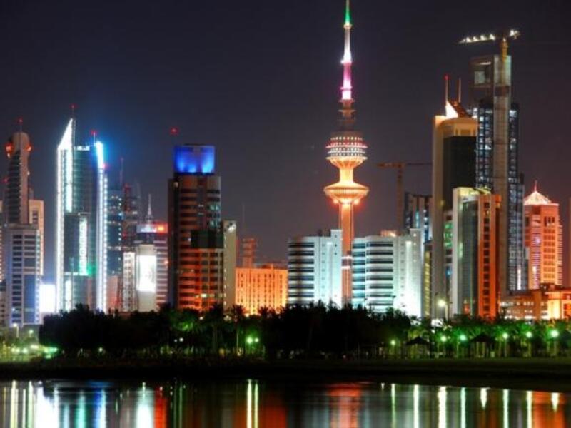 جاءت الكويت بالمرتبة الثالثة بحالة مخاطر متدنية جدا حيث إنه وفق «خريطة الأخطار السياسية والأمنية المتعلقة بالإرهاب» التي أصدرها «الموقع البريطاني AON» تم تخفيض درجة المخاطر العامة من متوسطة إلى منخفضة، ولم تسجل أي مؤامرات إرهابية أو هجمات ضد الدولة.