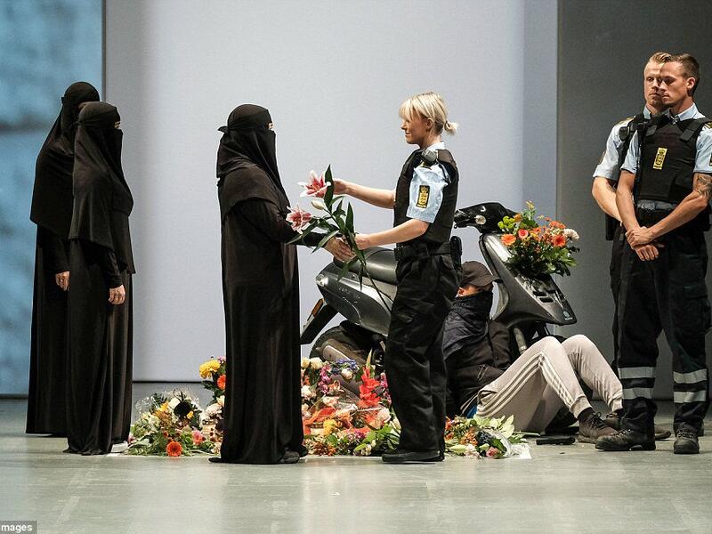 Models in Burqas Walk Runway at Copenhagen Fashion Week (Twitter)