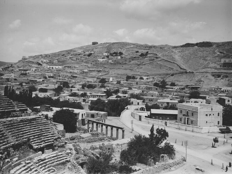 The Roman amphitheater in the city of Amman, Jordan during 1950. (flickr.com)