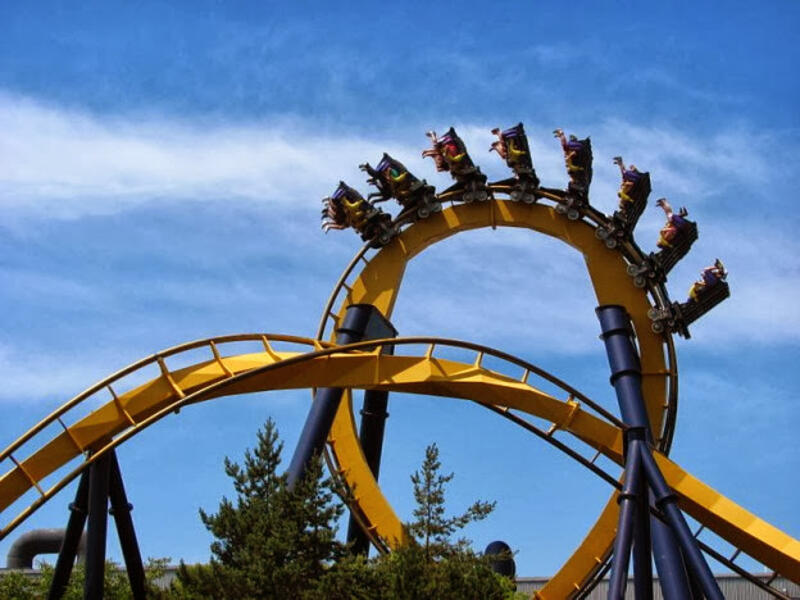 Batman: The Ride, the world’s first suspended outside-looping roller coaster  at the Six Flags Great America theme park in Chicago. (Wikipedia) 