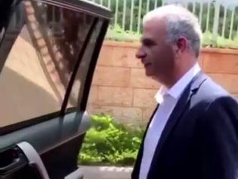 Kahlon tries 'Kiki challenge (Instagram)