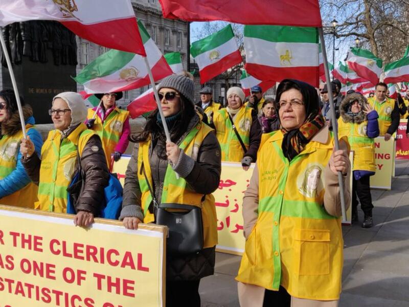 Iranian communities protest for solidarity & support for Iranian women inside Iran on International Womens Day (Twitter)