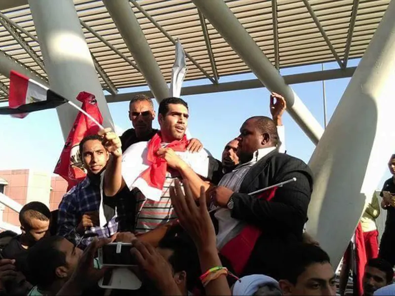 Arabs saying farewell at airport