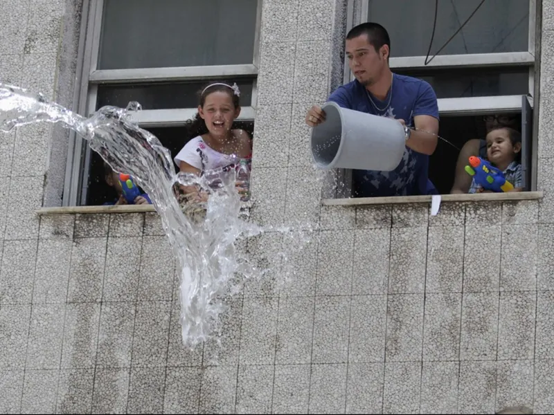 water buckets guns splashing
