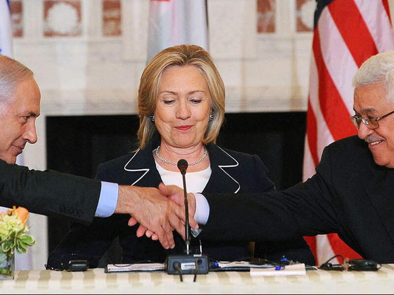 bibi and abbas handshake