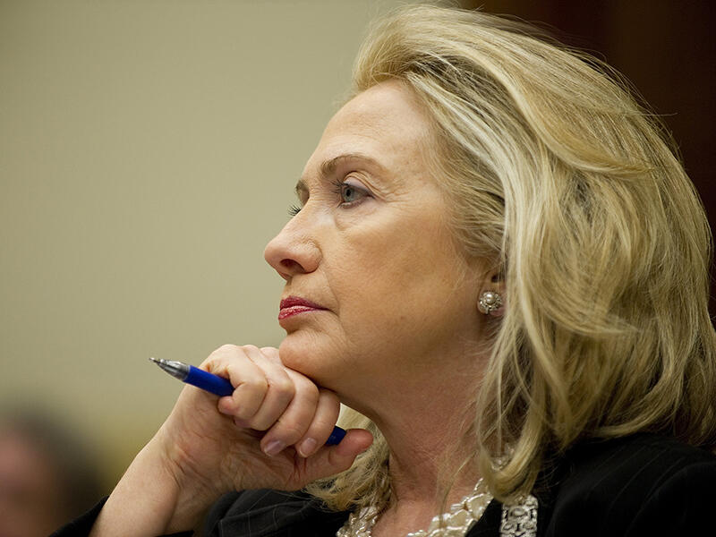 hillary clinton profile face