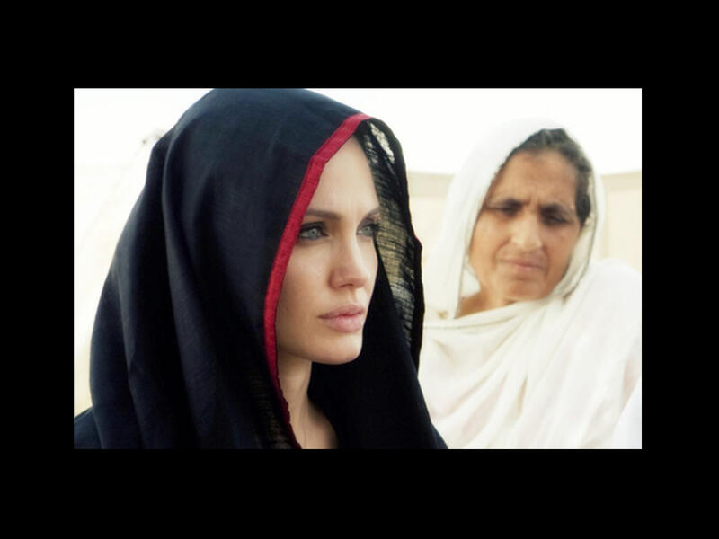 Angelina Jolie arabic dress 