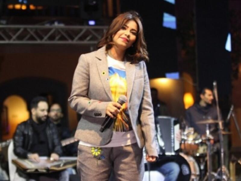 أثارت الفنانة شيرين عبد الوهاب جدلاً بملابسها في حفلتها في مهرجان طابا حيث ارتدت ملابس غير مناسبة لحفل غنائي واعتبر البعض أنّ شيرين حاولت أن توصل رسالة للجميع بعد الهجوم الذي تعرضت له إثر سخريتها من الفنانين عمرو دياب وإليسا والتأكيد أنّها قوية.