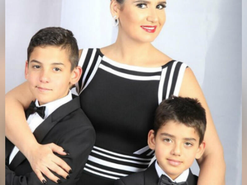Actress Hana Shiha stands with her children. (Instagram / hanashiha)