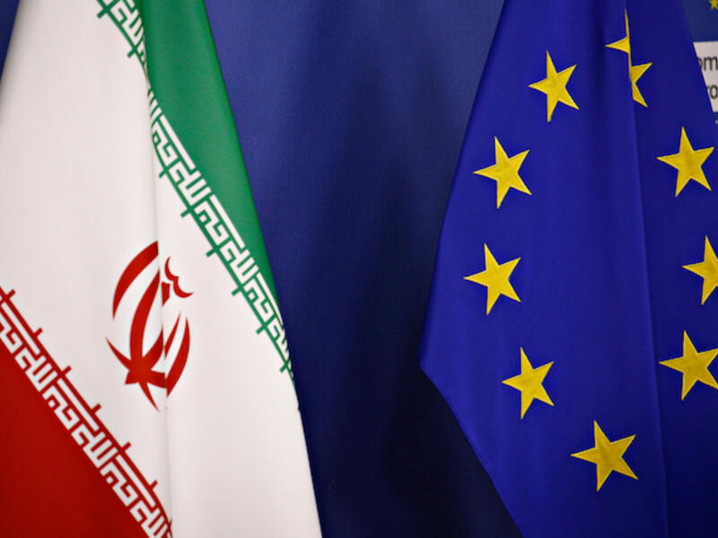 A number of foreign banks which used to write letters to Iran a few days ago saying it would be impossible for them to continue cooperation with Iran due to sanctions are now saying that they want to resume cooperation with Tehran in the face of US sanctions. (Shutterstock)