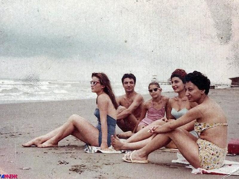A day at the beach in Iran, 1970s. Before the Islamic revolution. (Twitter)
