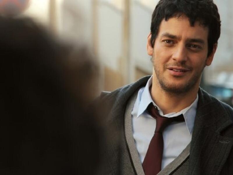 الفنان خالد أبو النجا: في عام 2014 اتهمه الإعلامي توفيق عكاشة بأنه شاذ جنسيًا في تصريحات غير مباشرة، وفي عام 2015 غير أبو النجا صورته الشخصية على موقع التواصل الاجتماعي "فيسبوك" بصورة تحمل علم المثليين، في إشارة منه لدعم الشذوذ الجنسي.
