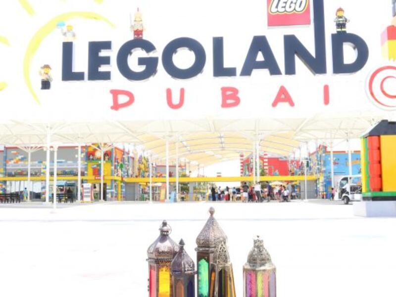 أعلن Lego Land عن عروض خاصة بالشهر الفضيل ومجموعة من الأنشطة المرحة وجلسات الإفطار بسعر 135 درهمًا إماراتيًا تتيح للضيوف الدخول إلى المنتزه من الساعة 6 مساءً والاستمتاع ببوفيه الإفطار هناك