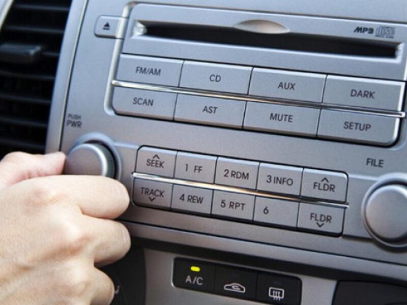 Driving lefties are more likely to suffer through bad music as dashboard design favors righties. Lefties risk their lives by fiddling with the dials with their weaker right hand just to silence Rola Saad!



