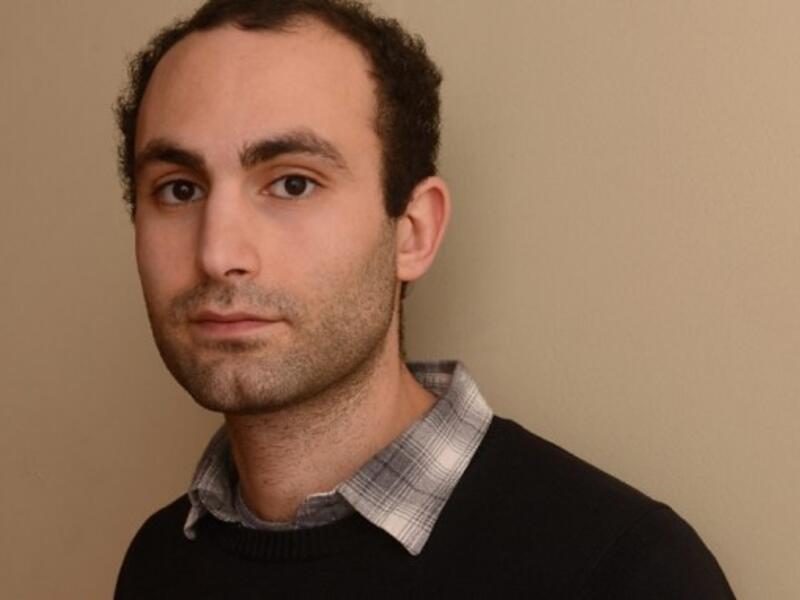 Left-handed actor and producer Khalid Abdallah - another famous Egyptian - starred in Green Zone and The Kite Runner. He said his role as a terrorist in the film United 93 called on all aspects of his identity "as an Arab, a Muslim, and an actor."  And dont forget, as a lefty! 
